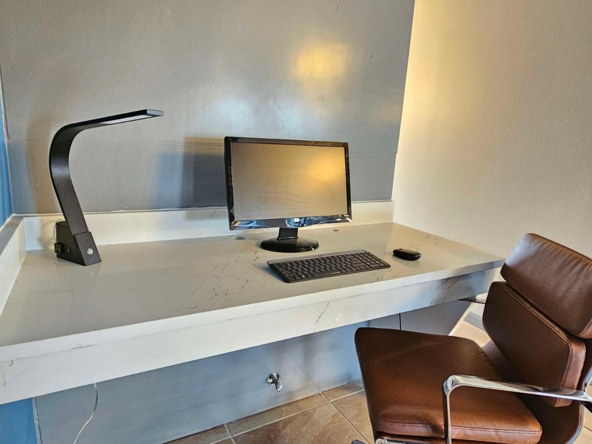 Surestay Studio By Best Western Victoria Ngoại thất bức ảnh